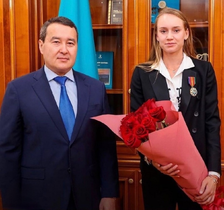 运动员们在 运动员们在